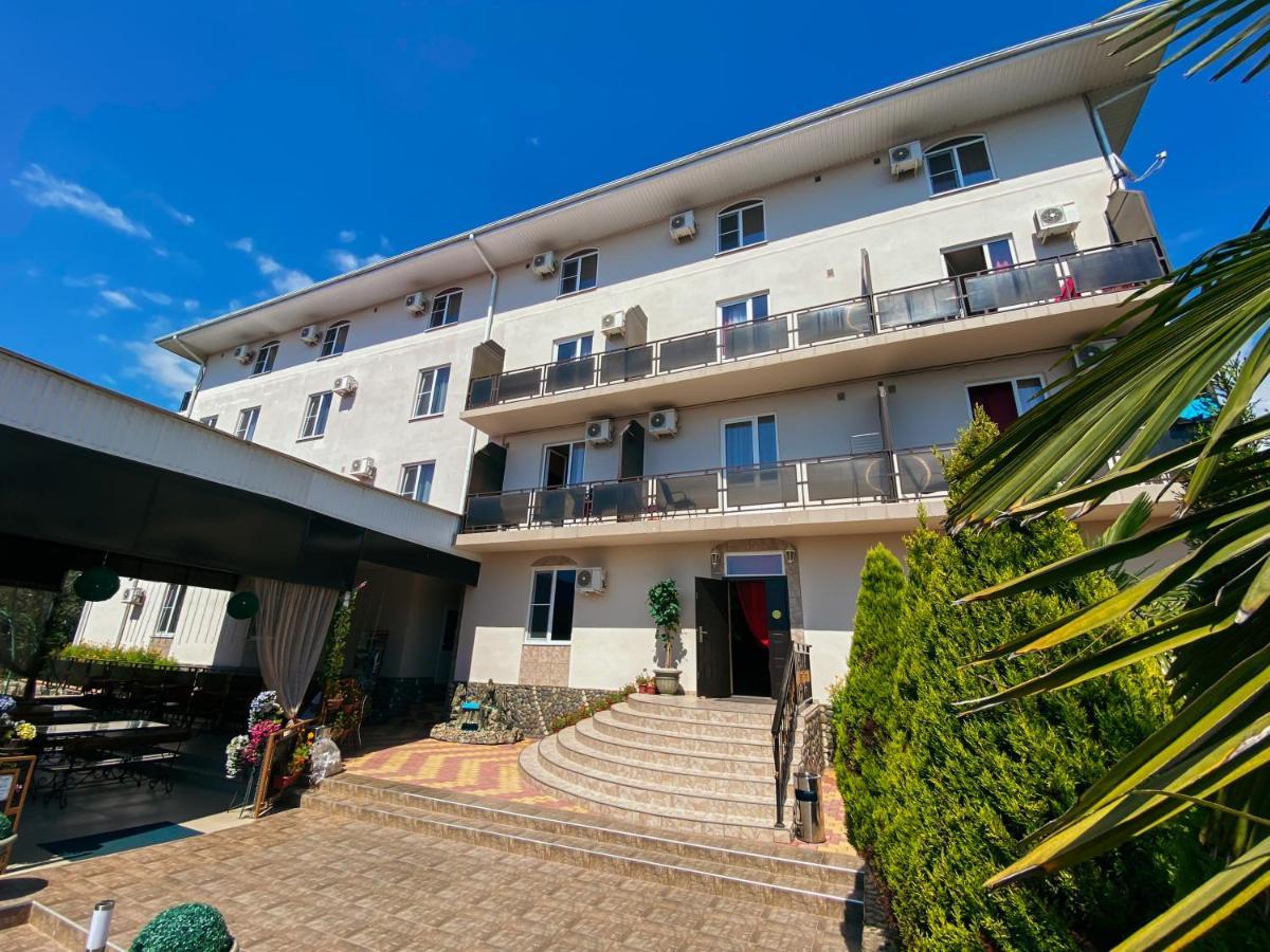 Park-Hotel Abkhazia トゥサンドリプシュ エクステリア 写真