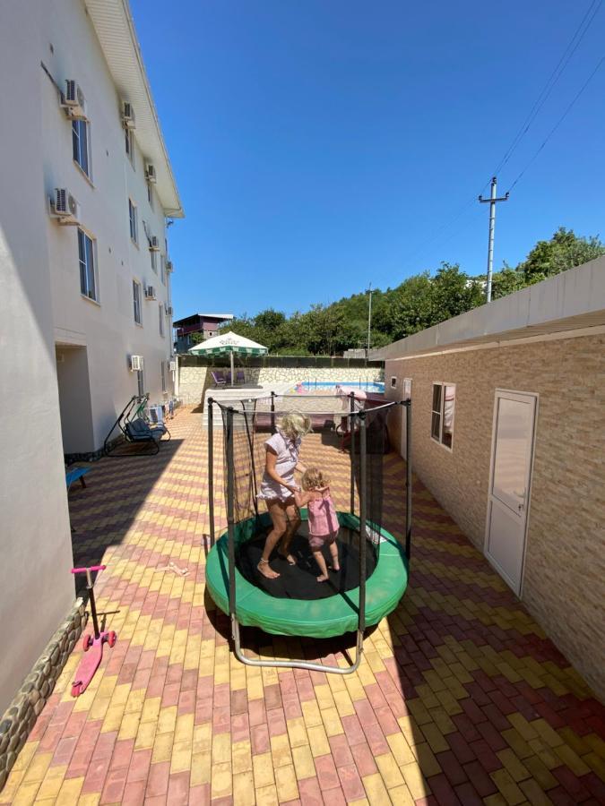 Park-Hotel Abkhazia トゥサンドリプシュ エクステリア 写真