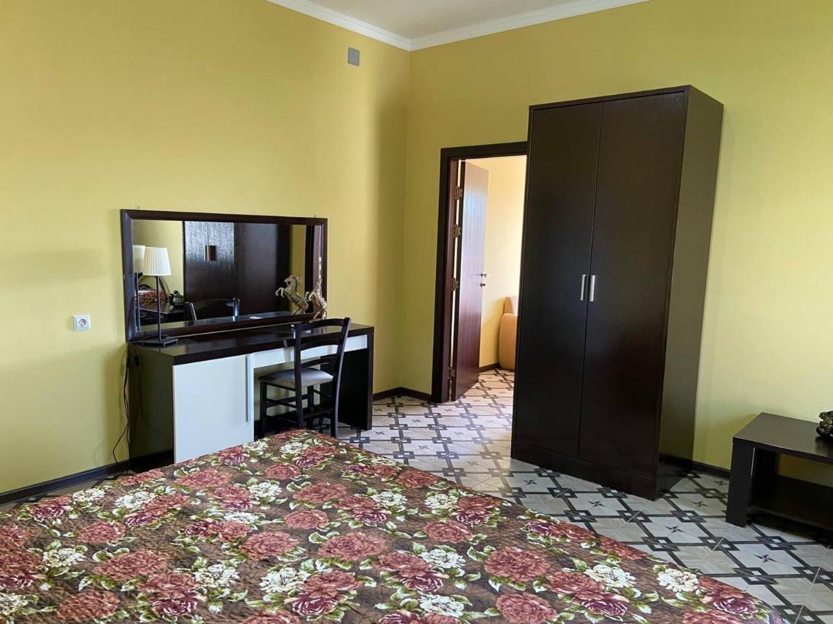 Park-Hotel Abkhazia トゥサンドリプシュ エクステリア 写真